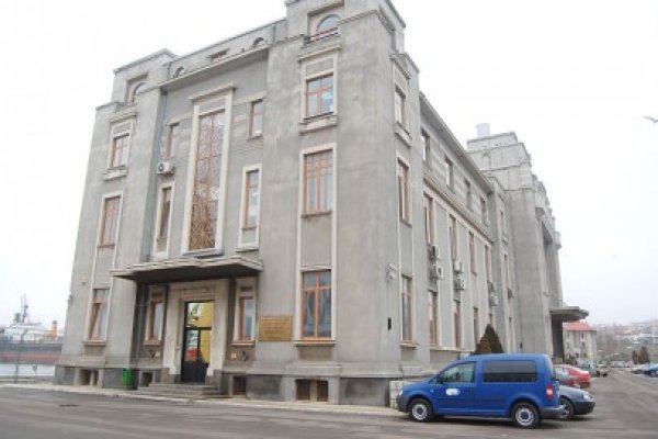 Portul Constanţa cumpără energie electrică de 3 mil. euro de la un băiat deştept